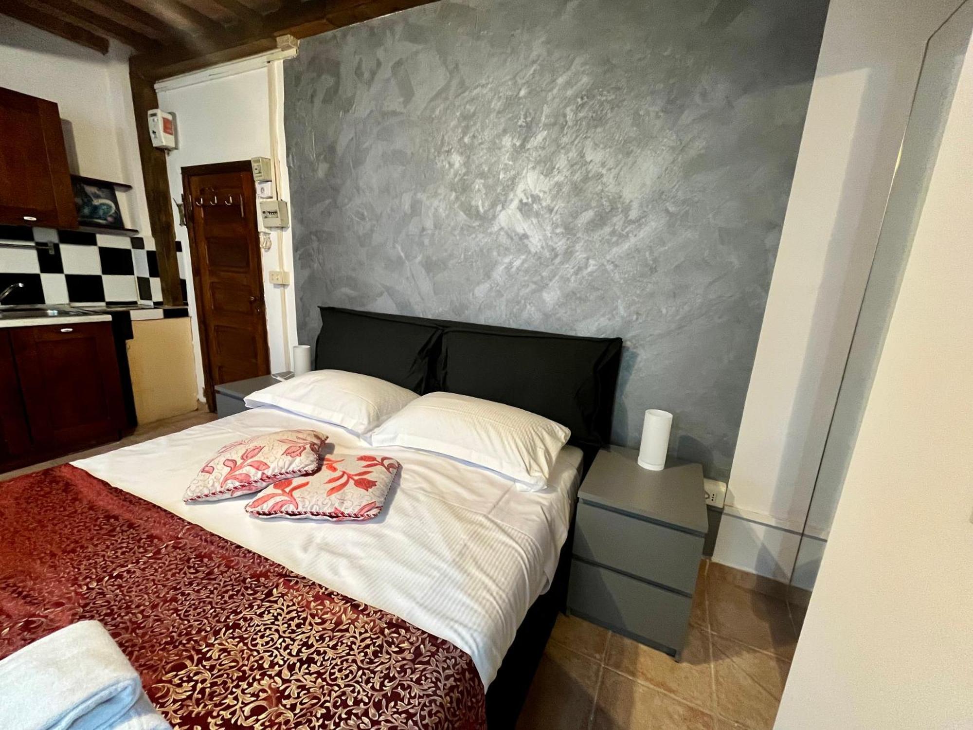 Mini Studio Very Central Close To The Train Station Florence Exterior photo